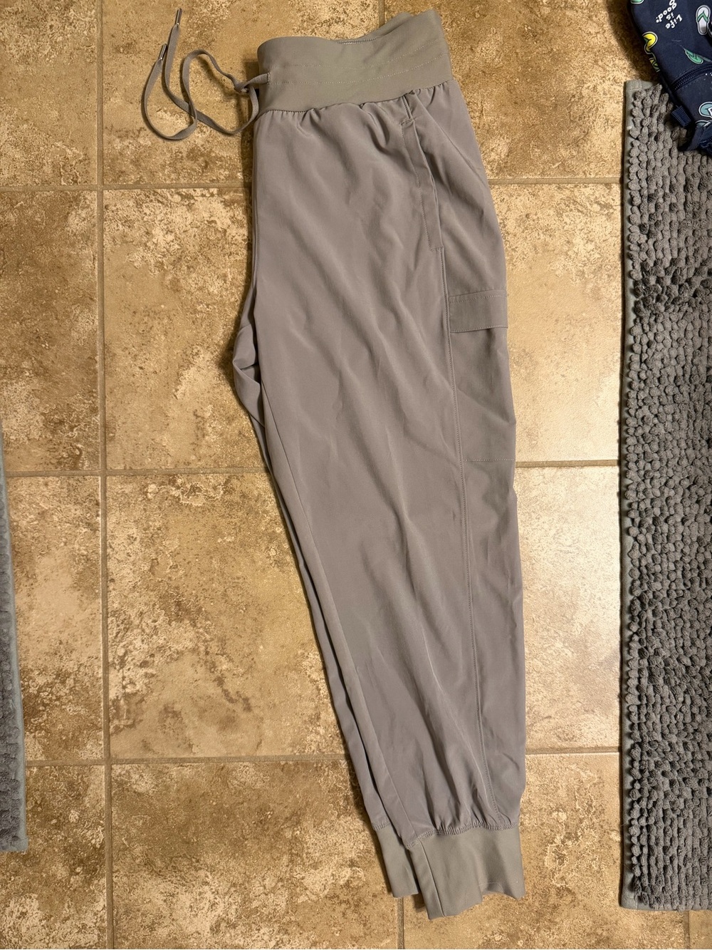 CALIA by Carrie Underwood Light Gray Drawstring Jogger Pants